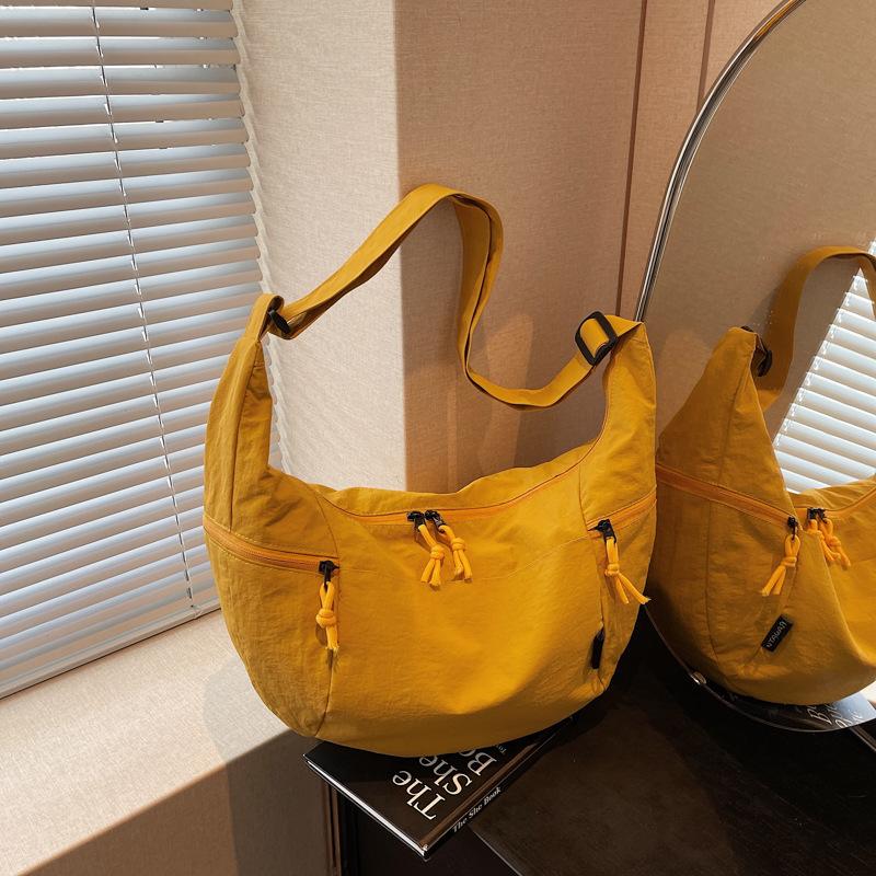 Large Capacity Casual Women's Dumpling Bag New Lightweight One Shoulder Commuter Class Student Crossbody Bag