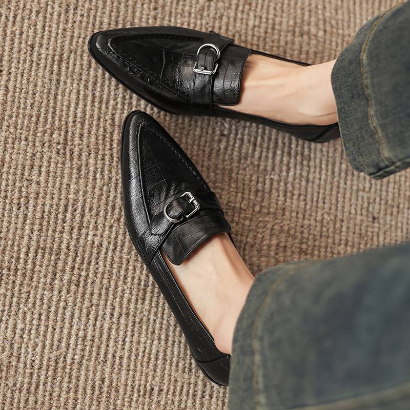 Krazing Pot Sheepskin Round Toe Low Heels Summer Shoes Big Size 42 Retro Fashion Metal Buckle Women Deep Mouth Pumps