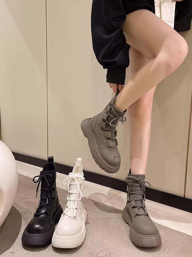 2025 new black knitted lace-up Martin boots women's 2025 new autumn short boots British wind locomotive short boots tide