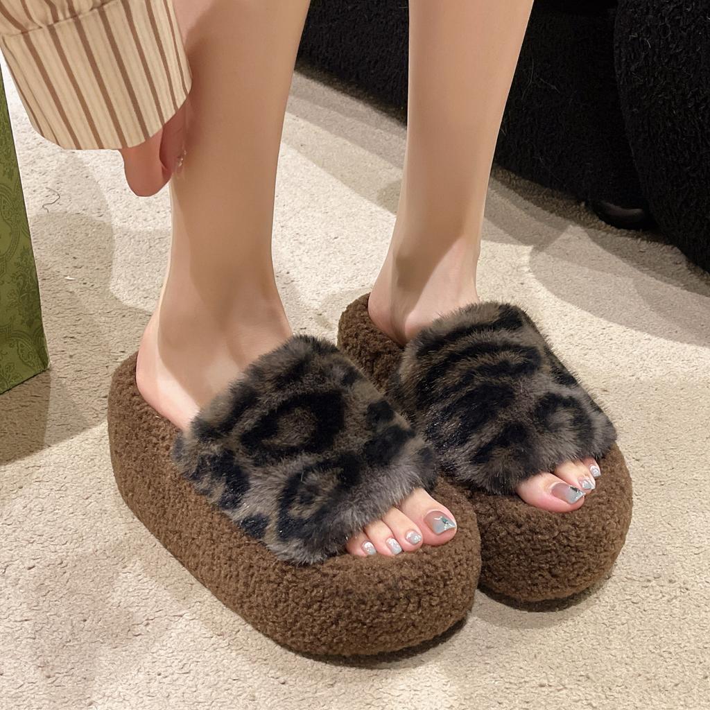 2025 autumn new Korean version leopard print thick-bottomed fluffy slippers women wear open-toed plush indoor cotton slippers small size