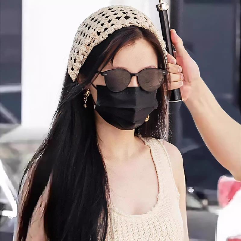 Foulard a Triangolo Beige da Donna Bandana Uncinetto Rete Trasparente Sciarpa Lavorata a Maglia Foulard Retrò Versatile Sciarpa da Collo Accessori per Capelli