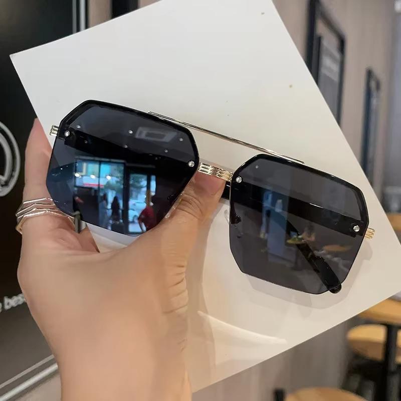 New Rimless Rectangle Sunglasses Women Fashion Frameless Square Sun Glasses Female Shades Classic Gradient Color Eyewear UV400