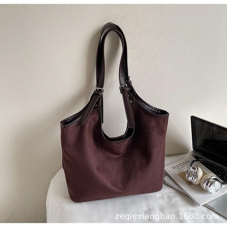 

2025 новая корейская вместительная сумка из овчины в стиле ретро, однотонная простая сумка-тоут, кроссбоди, на плечо