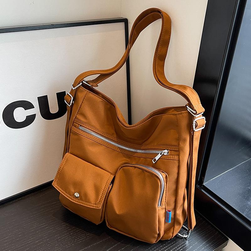 

Нейлоновая тканевая сумка женская большой вместимости новая осенне-зимняя универсальная на плечо сумка-мессенджер многофункциональная сумка-тоут коричневый