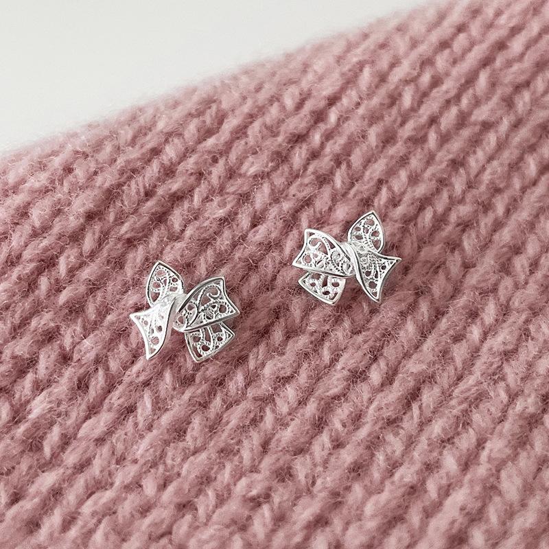Ohrstecker Anti-Verlust-Design Dongdaemun Süß Girly Ausgeschnitten Spitze Schleife Schraubverschluss Ohrstecker