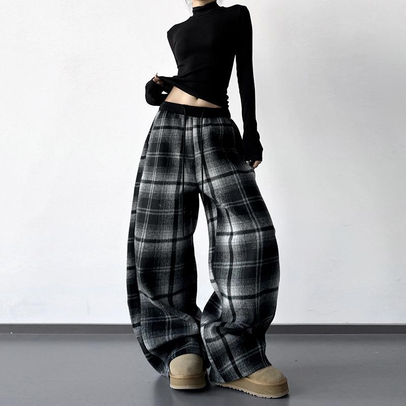 

2025 Autumn/Winter Women s Plaid Wide-Leg Pants - Thick, Warm, Loose, Slimming Casual Style S чорний