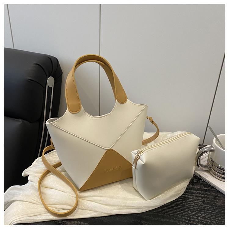 2025 new niche design splicing fashion versatile messenger bag casual shoulder underarm bag portable bucket bag