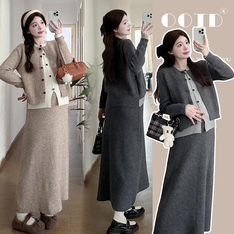 Korean Style Elegant Maternity Two-Piece Set with Adjustable Waistband Extra Large