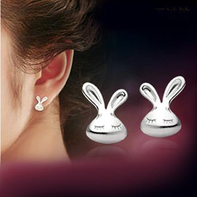 Cute and Graceful Silver-Plated Ear Studs Little White Rabbit Stud Earrings for Women Ear Clip Stud Earrings Female Accessories