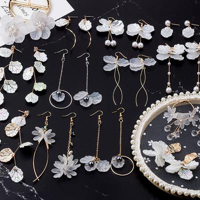 Temperament White Shell Petal Earrings, Small Personality Fresh Mori Flower Pearl Stud Earrings Female