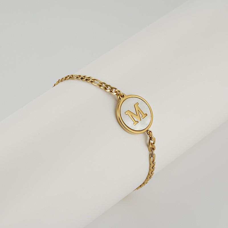 Pulsera Redonda de Acero Inoxidable 18K Europea con Letra para Mujer - Joyería de Mano Moderna y Elegante