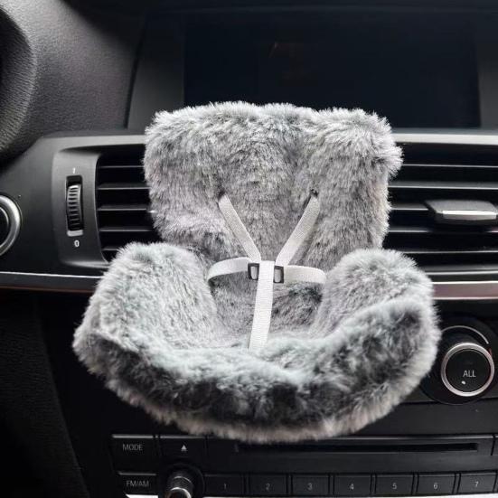 Autosedačka pro panenky Dekorativní sedačka na pohovku s chlupatým polštářem a opěrkou hlavy pro ozdobu do mřížky ventilace auta k vystavení panenky hračky