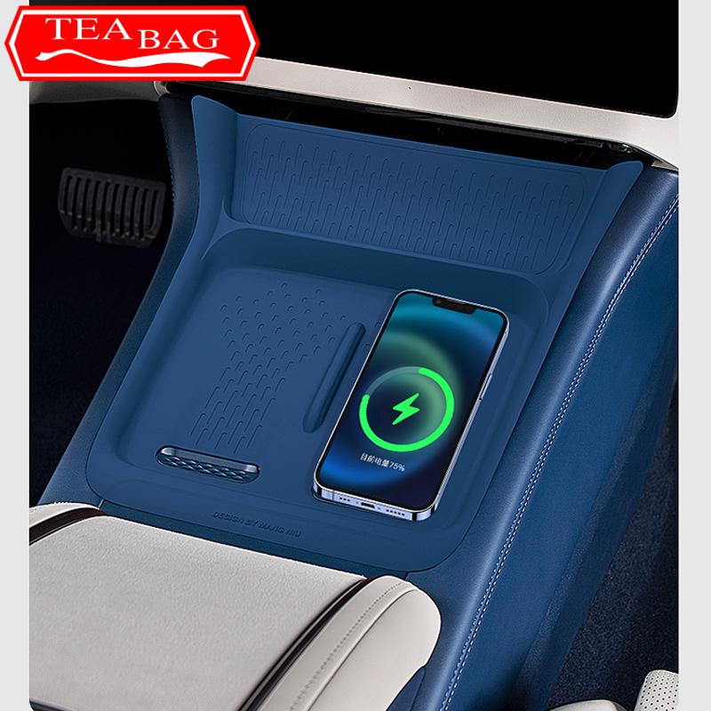 For Zeekr 007 2024 2025 Car Wireless Charging Mat Silicone Mat Non-slip Storage Organizer Interior Supplies Auto Accessories