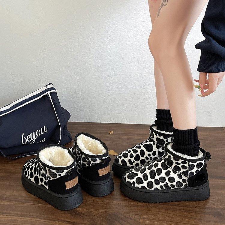 

Женские зимние теплые нескользящие меховые ботинки-луноходы большого размера на мягкой подошве, утепленные подкладкой ботильоны до щиколотки, нескользящие спортивные хлопковые ботинки 38