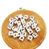 6mm Acryl Quadratische Buchstabenperlen mit großem Loch für DIY Schmuck