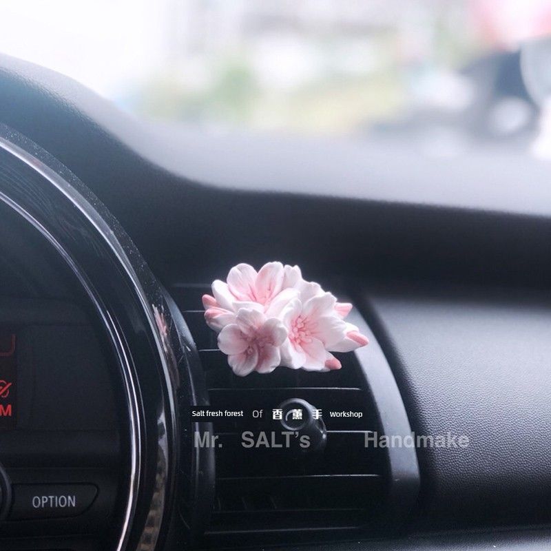 Four-Petal Cherry Blossom Car Aromatherapy Vent Clip Plaster Fragrant Stone Dream Car Ornament Air Outlet Decoration Female Driver One Four-Petal Cherry Blossom