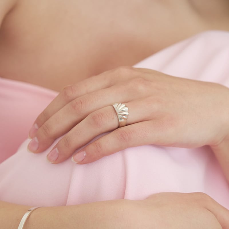 STILL INSTANT Shell Flow Ring