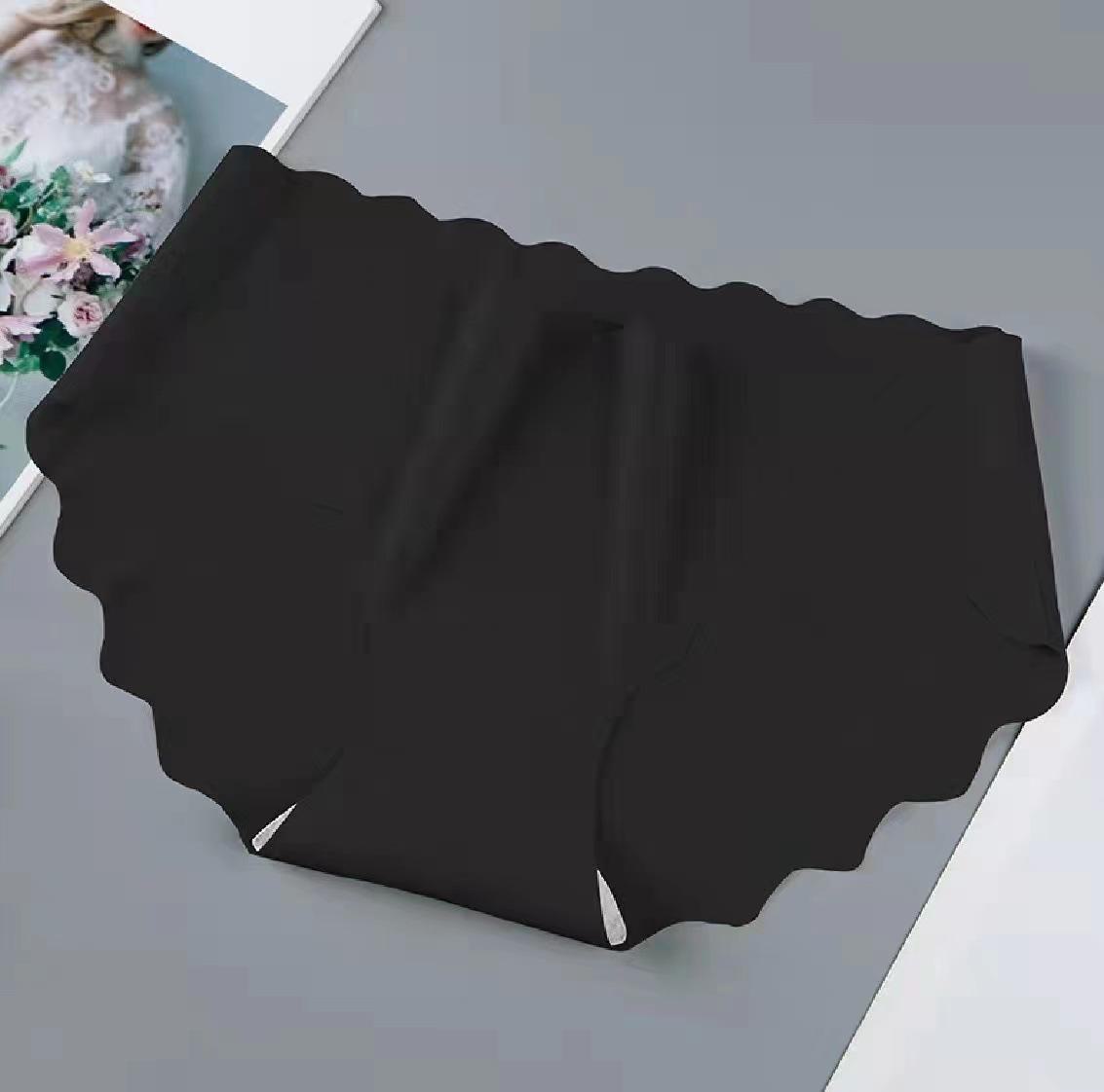 

Бесшовные трусики из искусственного шелка с волнообразным эффектом и подъемом бедер: Милые женские шорты с треугольными чашечками и средней посадкой — утягивающие живот и сексуальные. M (80-105) чёрный