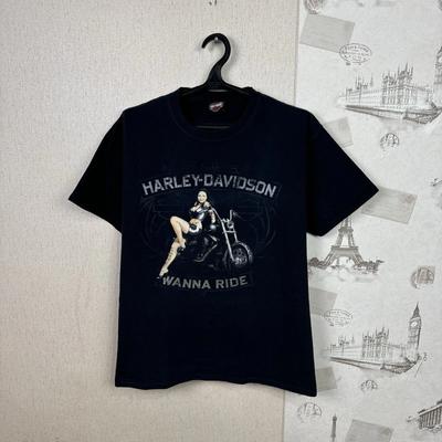 Üst Kıyafetler – T-shirtler