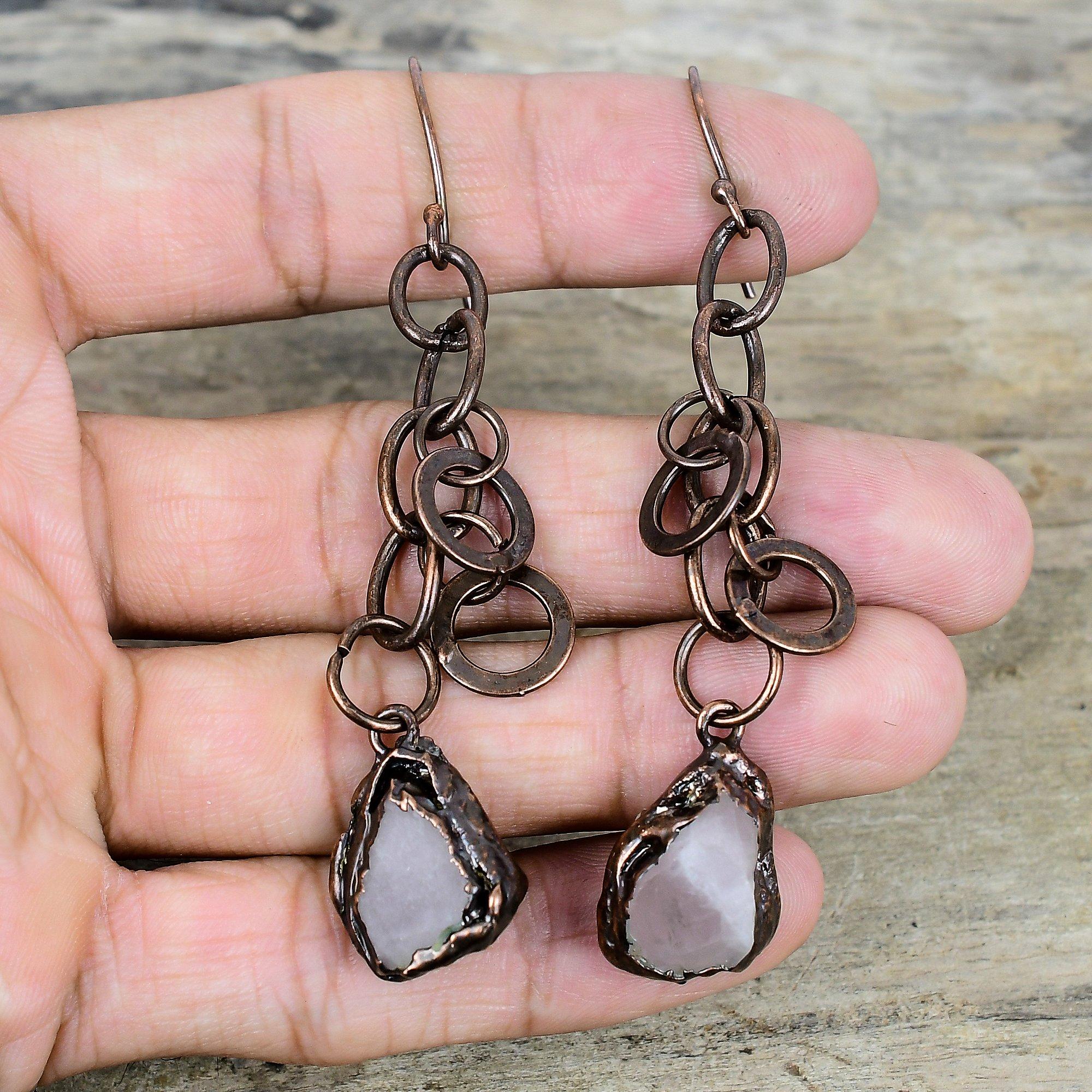 

Серьги из необработанного розового кварца, серьги из гальванизированной меди, серьги ручной работы, гальванизированные украшения с драгоценными камнями, подарки на помолвку, совершенно новые серьги