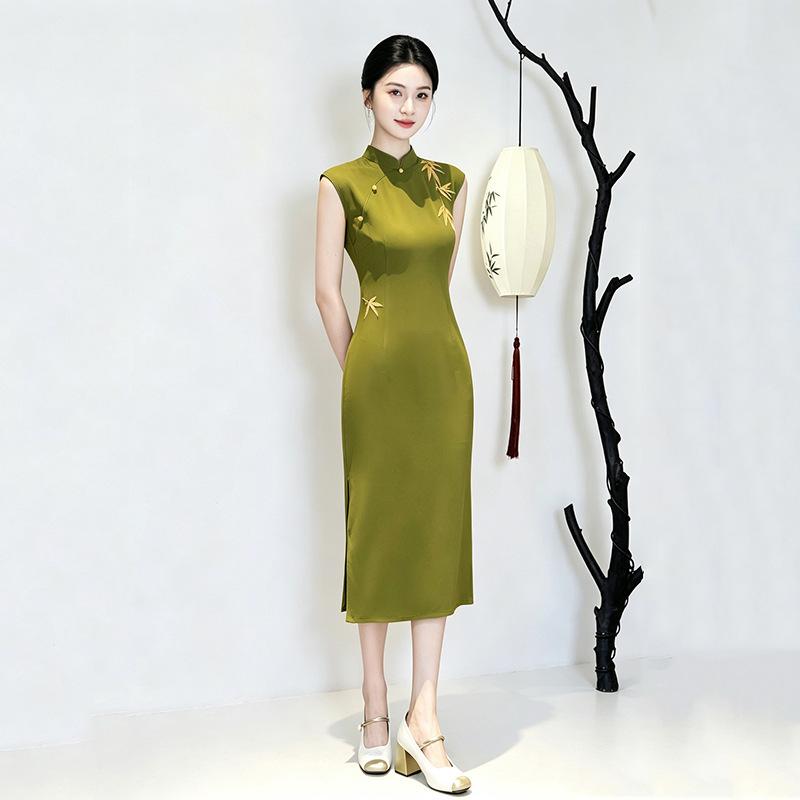 Ricamo nero senza maniche stile nazionale nuovo cinese Suzhou lungo cheongsam migliorato abito retrò di alta gamma per giovani donne