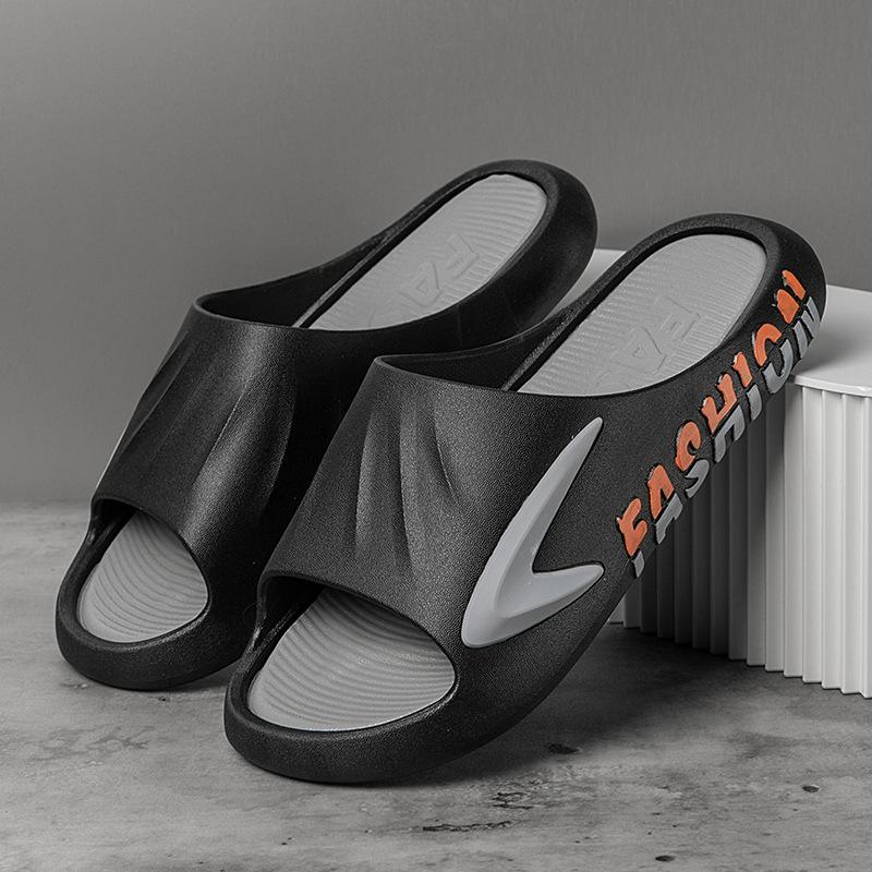 Ein-Wort-Hausschuhe Herren Sommer Mode Außen-Sandalen neu rutschfest verschleißfest Strand Herren coole Hausschuhe