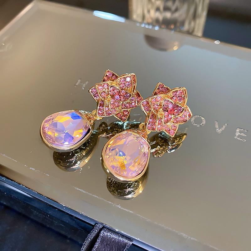 Water drop flower earrings women's French retro temperament earrings fashion light luxury earrings niche high sense