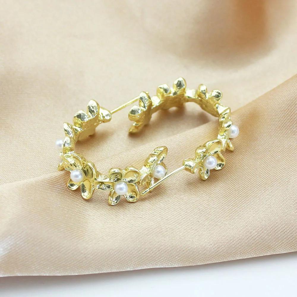 

New Imitation Pearl Flower Metal C-Type Stud Earring for Women Trend Sweet Temperament Simple Geometry Zircon Brincos Gift
