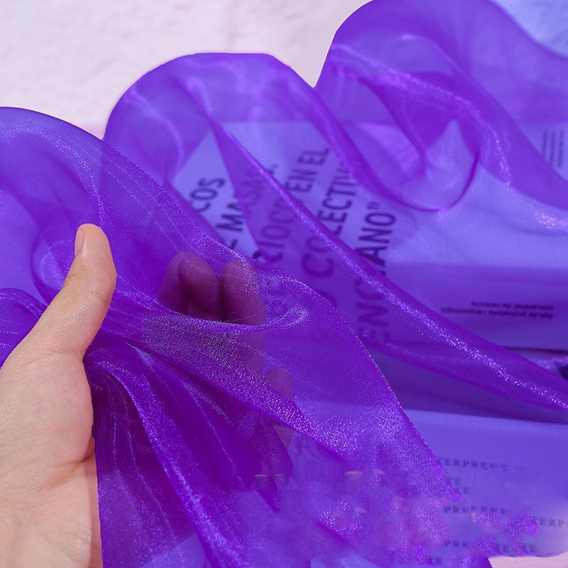 Organzová látka na zdobenie svadobných šiat: Šifónová trojnitná 3060 Ice Yarn, Sukňa z lesklej priadze a látka na pozadie