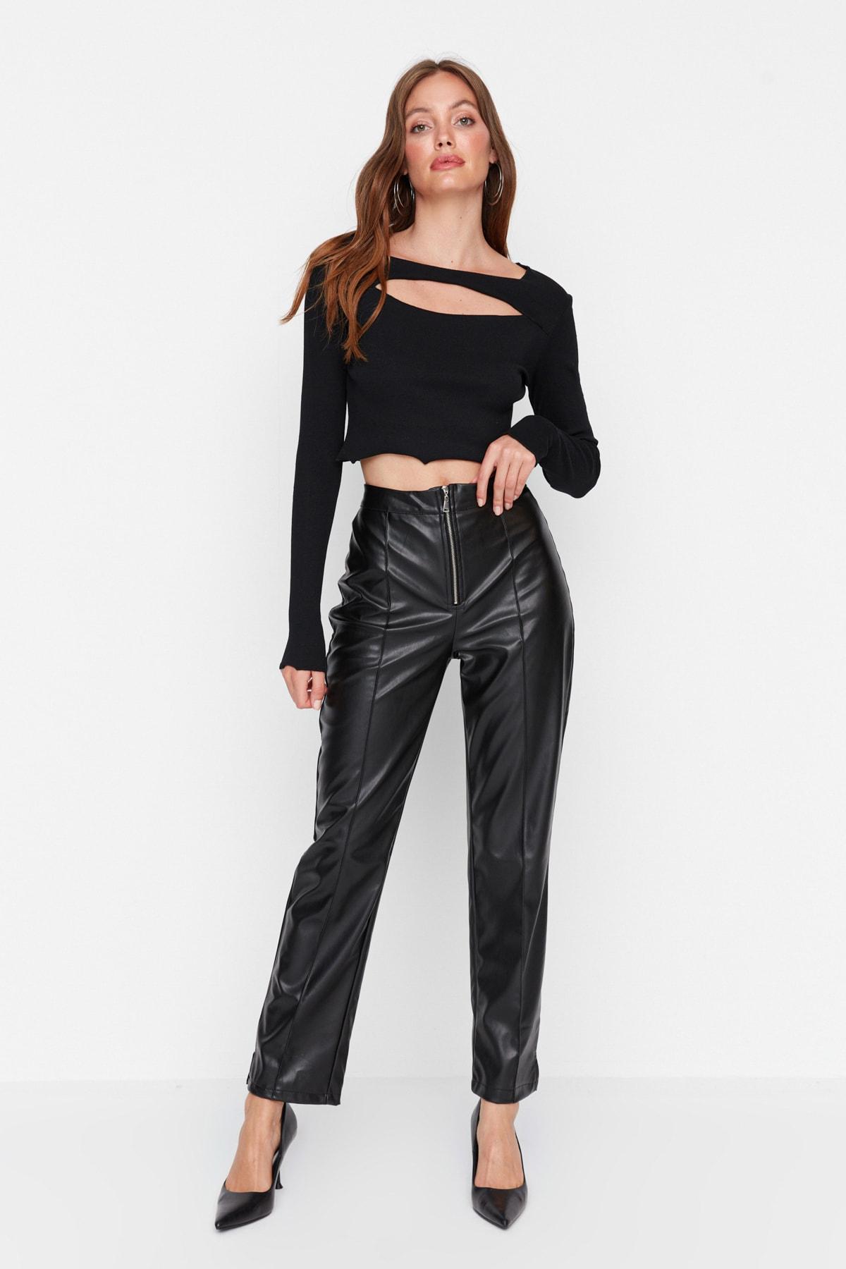 

Брюки - Черный - Прямые