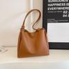 225 winter new bag women's retro foreign style tote bag fashion niche shoulder bag casual simple crossbody bag