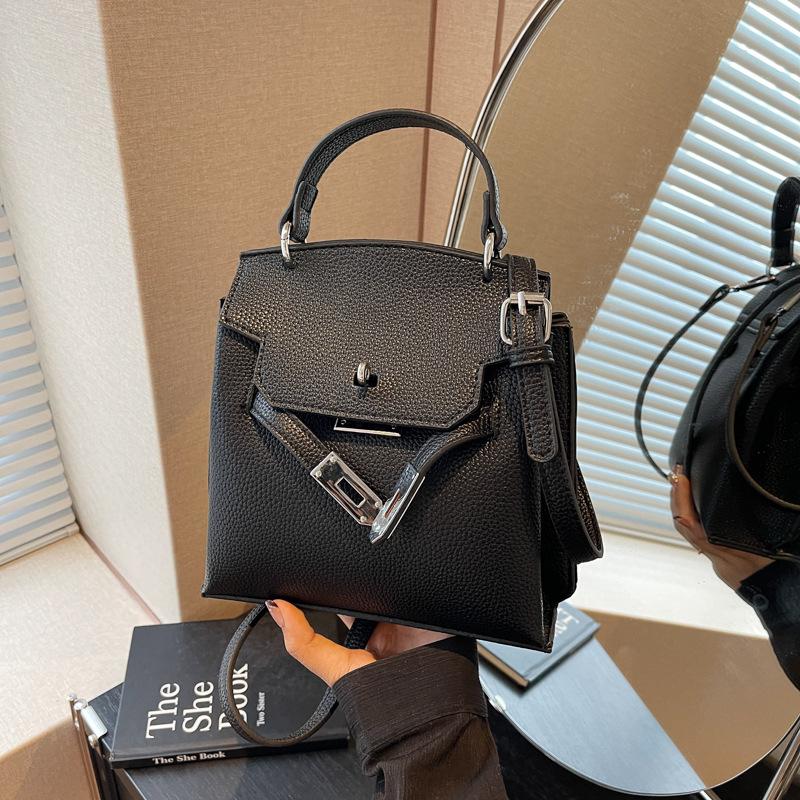 

Премиальная сумка-тоут женская новая сумка-мессенджер зимняя ретро универсальная сумка на плечо чёрный