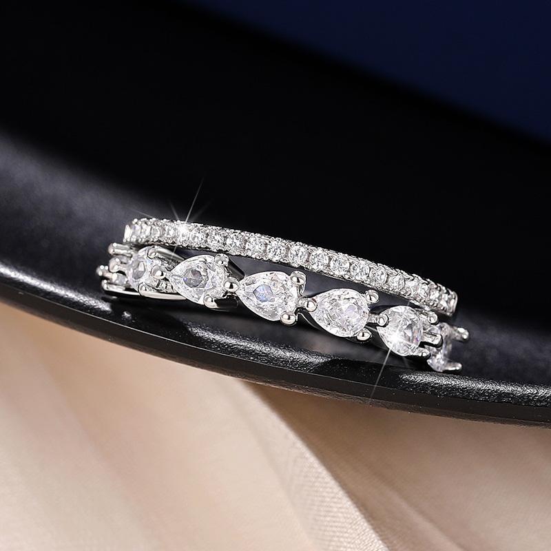 Huitan Luxury Water Drop CZ Women Rings for Wedding Sparkling Silver Color Engagement Party Brilliant Accessories Trendy Jewelry