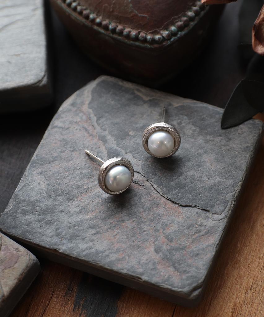 Iris Memory-Hope Only You Pearl No. 9 Earrings-Gold White