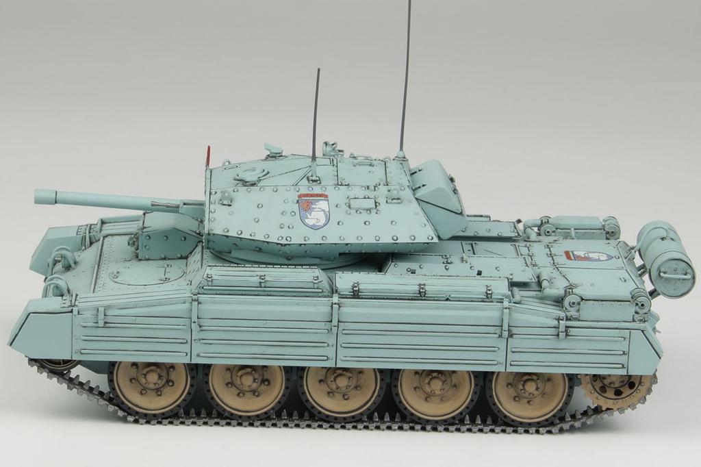 PLATZ Girls und Panzer Final Chapter Crusader Gloriana Academy Battle Damage Decal Acrylic Stand Included Scale Plastic Model Kit Mk.IV Mk.III St.