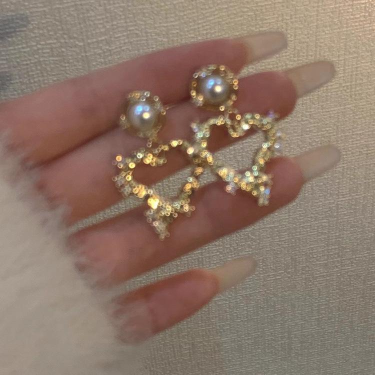 Retro Heart Pearl Tassel Earrings: Geometric Fashion Studs for Women