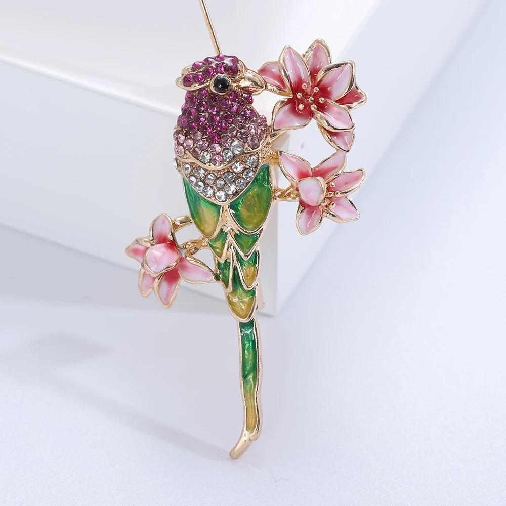 Rhinestone Parrot Brooches for Women Unisex Animal Pin Bird Lapel Pins Event Funny Luxury Gifts New Year Friends Decoration