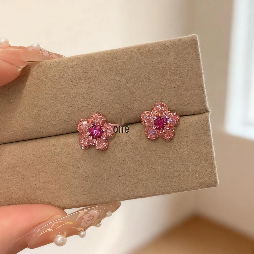 Pink Diamond-Set Titanium Spiral Conch Cartilage Earrings for Women