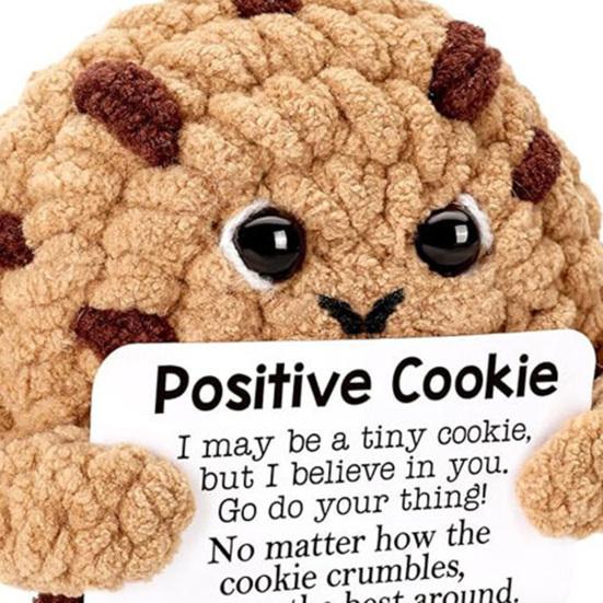 Mini-Häkelpuppe „Positives Cookie“ – Handgefertigte, gestrickte Plüschfigur zur emotionalen Unterstützung – Schreibtischdekoration