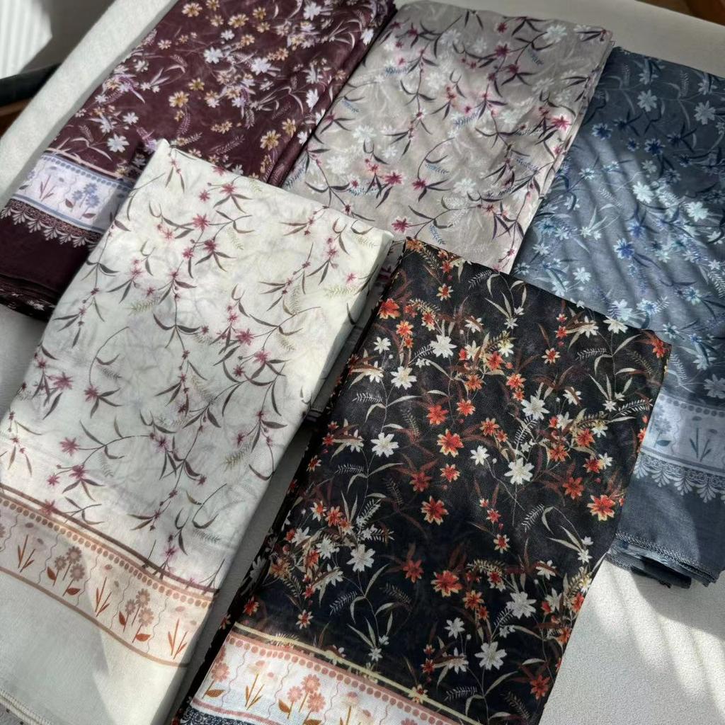 114*114cm Übergroß Bedruckter Blumenschal Kopftuch Kopftuch Haar Schlafbandanas Baumwollgefühl Quadratischer Schal