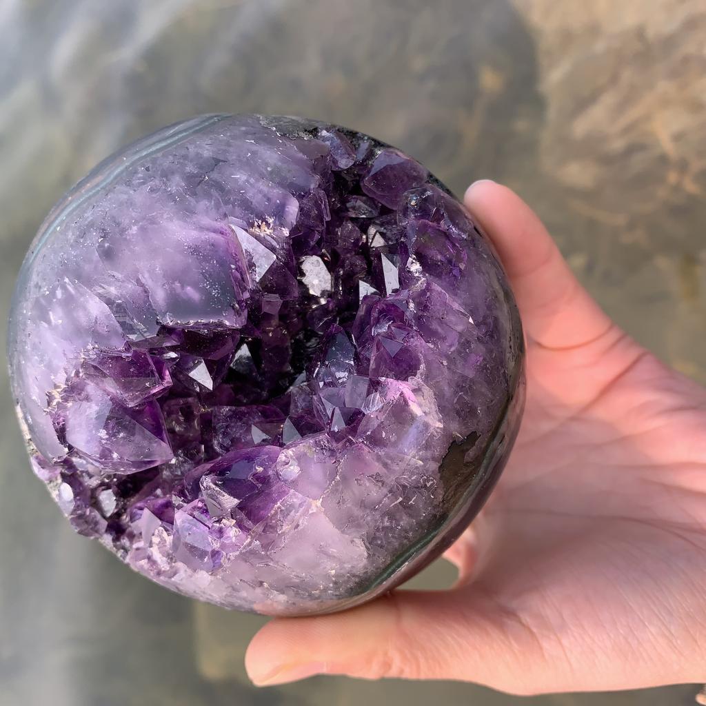 Jingfa Crystal  Bulk 6cm Natural Crystal Craft Smiling Amethyst Crystal Healing Druzy Amethyst Geode Sphere for Decor