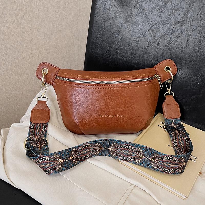 

Simple and Versatile Chest Bag for Women Large-capacity Single-shoulder Crossbody Bag for Women темно-коричневого кольору