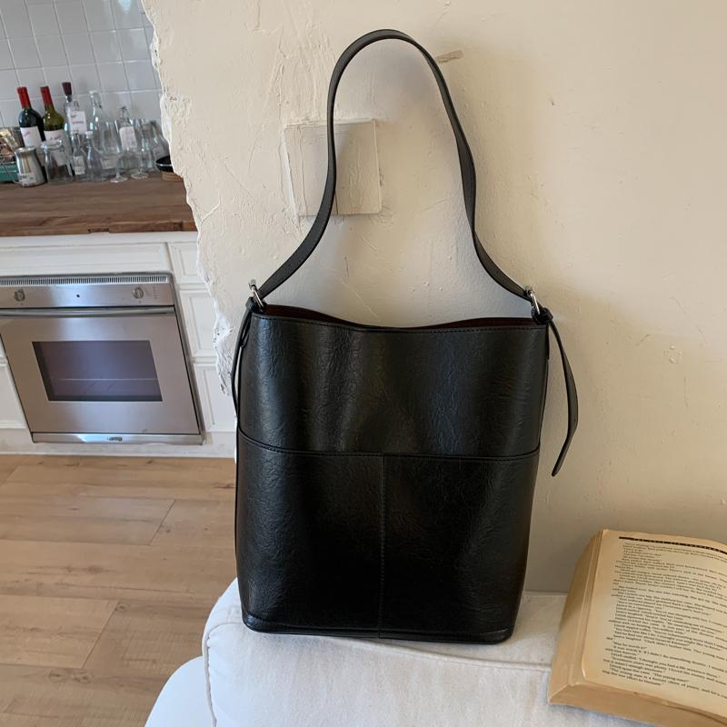 Borsa a Secchiello in PU con Tasca Frontale Grande Capacità Borsa a Spalla alla Moda