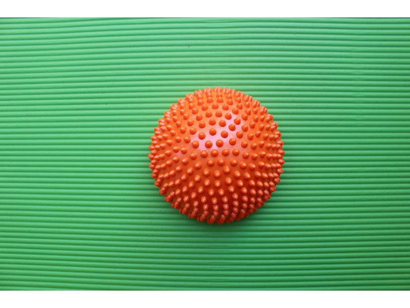 Детский сенсорный массажный и балансировочный мяч - полукруглый тактильный мяч для йоги оранжевый