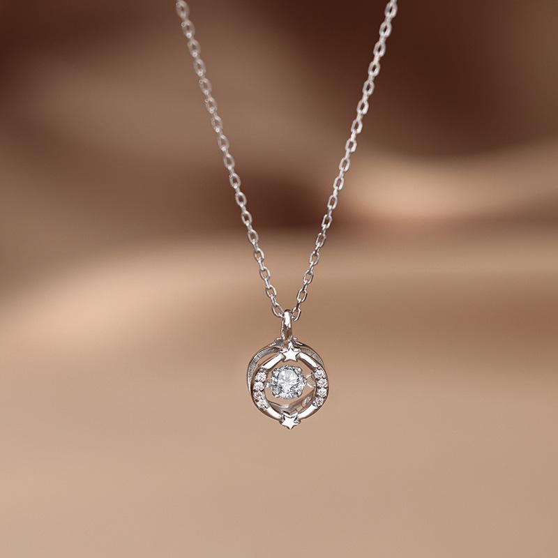 

Beating Heart Necklace: Elegant, High-End Clavicle Chain, Ideal Birthday Gift for Her