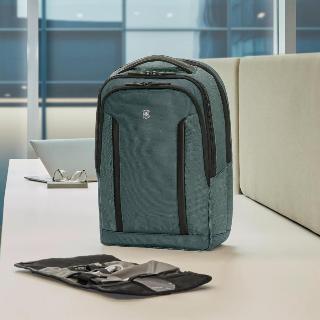 Victorinox Altmont Professional Deluxe Travel Laptop Backpack with Detachable Lightweight and Ideal for Business Trips and with Dedicated Compartment