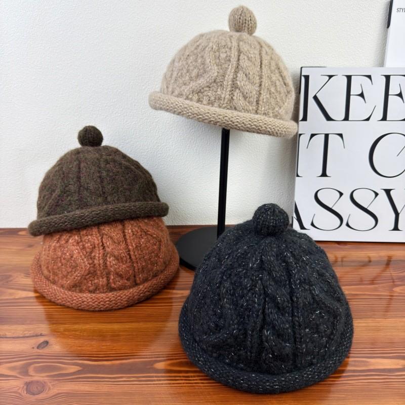 Traditional Knit Cap For Men And Women Warm Winter Beanie With Pom Poms For Casual Wear