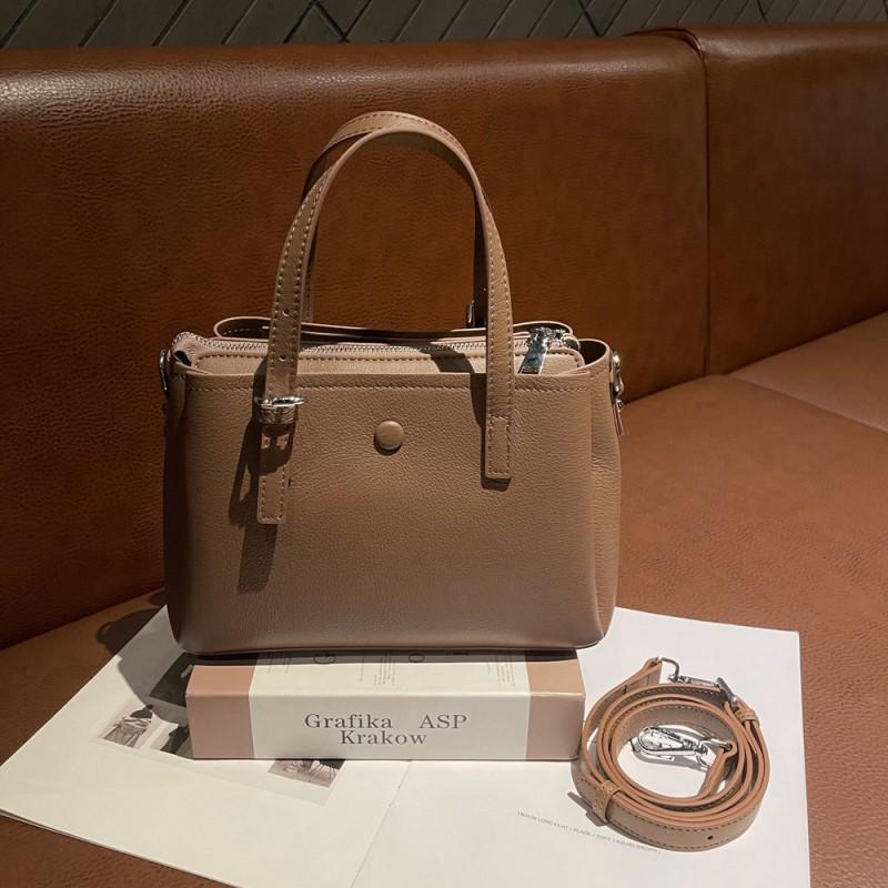 

First Layer Cowhide Naturally Falls Women s Bag Handbag Simple Leather Cross-body Fashionable Square M793 All-matching. хакі