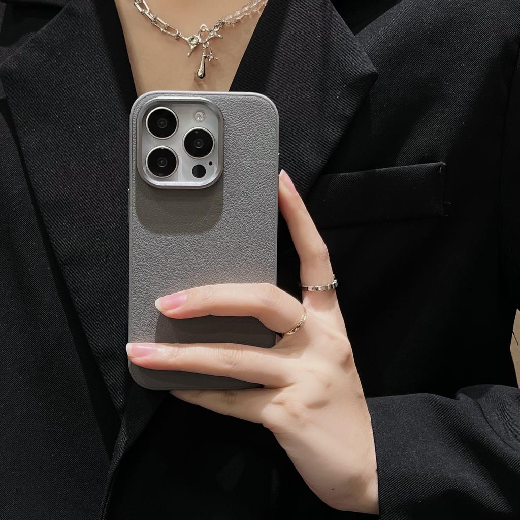 Simple high-grade solid color leather, suitable for iPhone16Pro max Apple 15 mobile phone case 12/13 soft case electroplating
