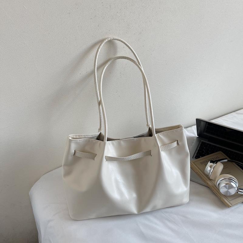 

Versatile hand carry small red bag women s spring new fashion versatile shoulder bag high-end messenger bag бежевый